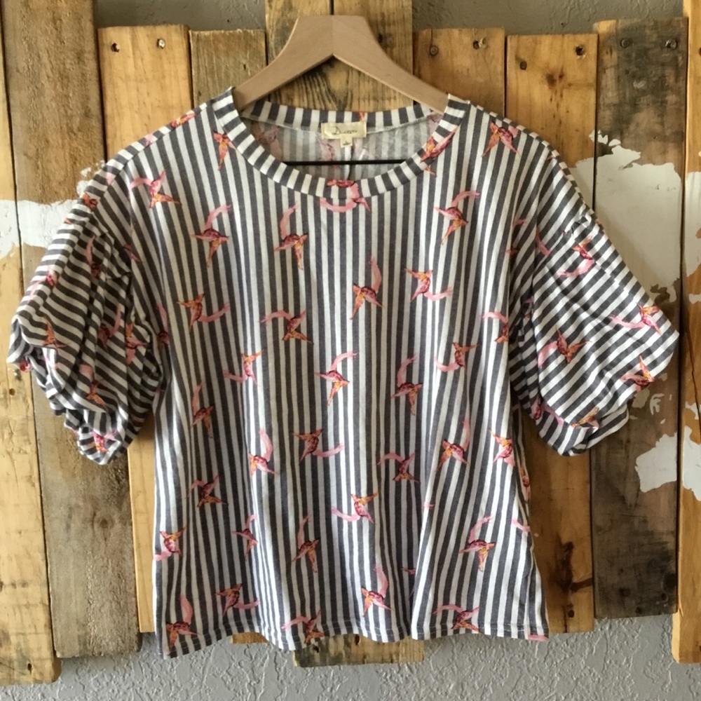 Duets Boxy stripe puffy sleeve top with flowers